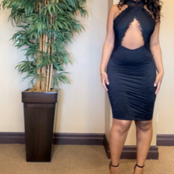 Black Midi Lace Halter Top Dress from Fashion Nova - Size Medium - Picture 5 of 7